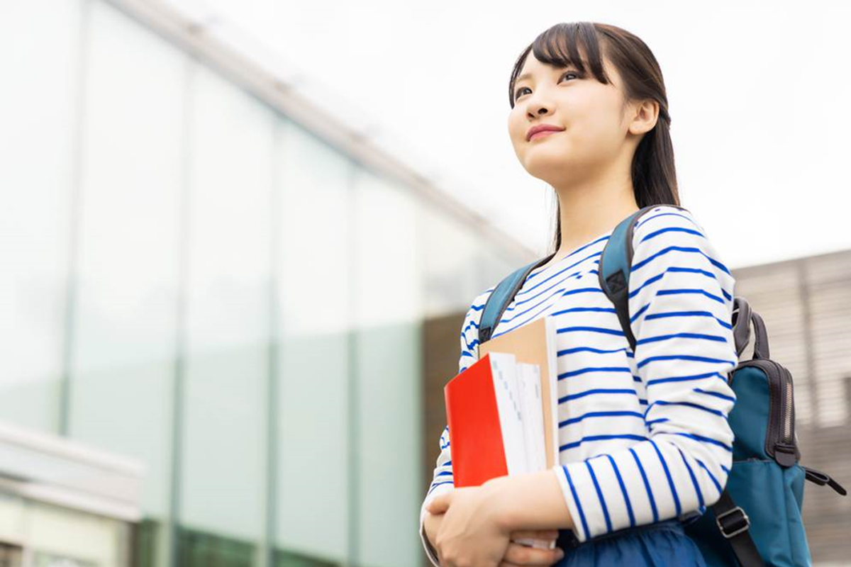With a diverse range of psychology programmes, SIM empowers students to tailor their learning journey to their interests and career aspirations, making it an ideal choice for those passionate about understanding the human mind and behaviour.