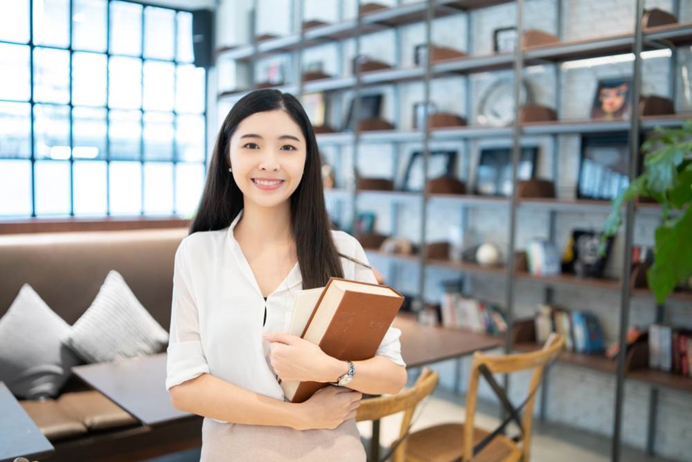 Singapore Institute of Management (SIM) offers industry-relevant HRM programmes that equip learners with practical knowledge and skills. From foundational certificates to advanced diplomas, SIM courses blend academic theory with real-world application.